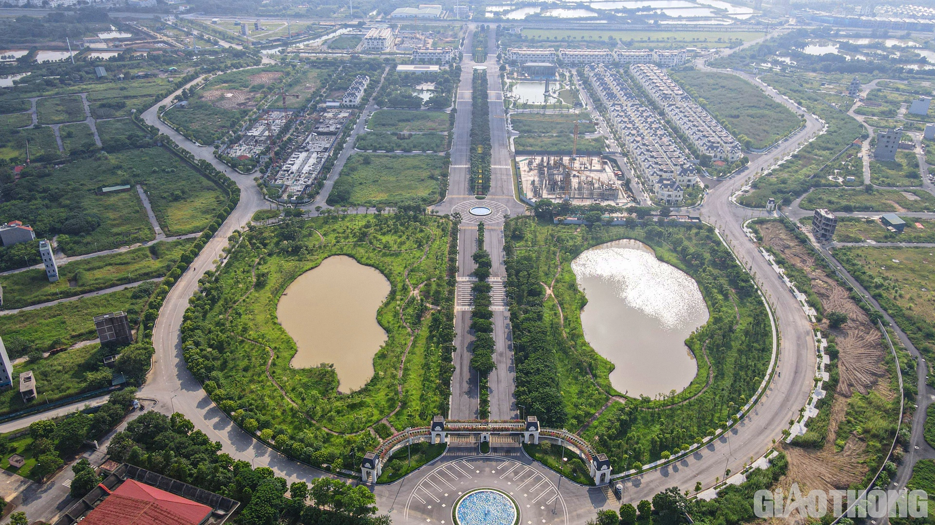 Theo tìm hiểu của PV, Khu đô thị An Lạc (An Lạc Green Symphony) tiền thân là dự án Khu đô thị Đại học Vân Canh, được UBND tỉnh Hà Tây (cũ) giao Công ty CP Đầu tư An Lạc làm chủ đầu tư (năm 2007).