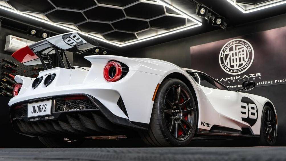 Rất nhanh chóng, một đại gia ở Philippines đã mang siêu phẩm Ford GT Heritage Edition 2021 về trải nghiệm