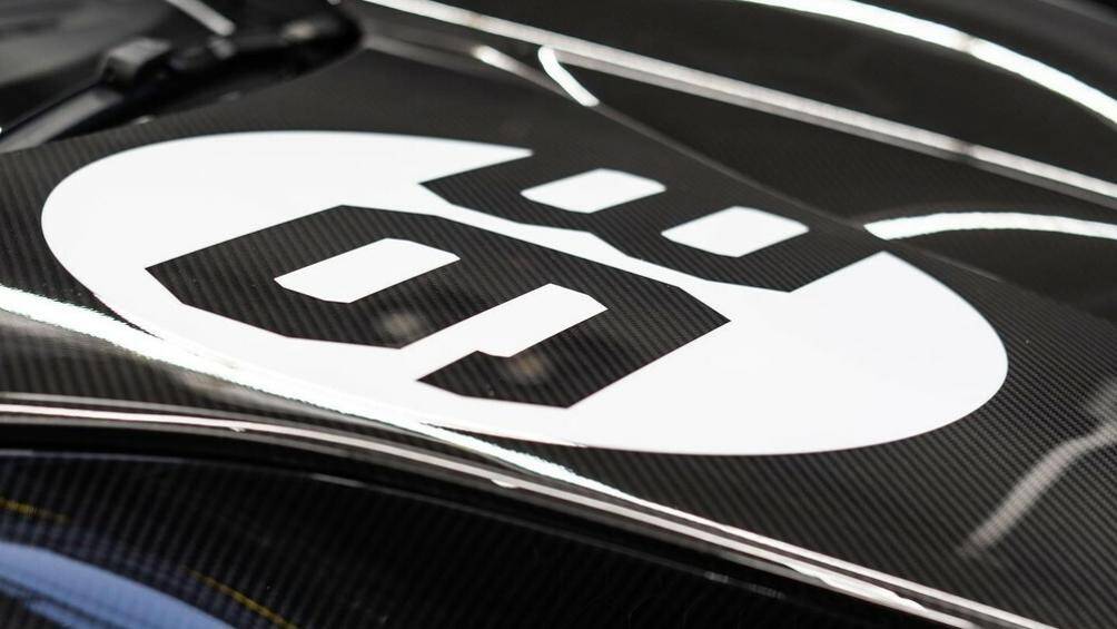 Ford GT Heritage Edition chỉ sản xuất trong năm 2021 với màu áo cùng con số 98 lấy ý tưởng của chiếc xe đua huyền thoại vào 56 năm trước