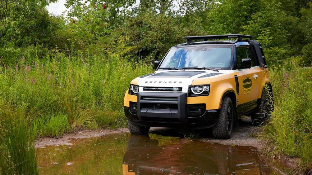 Phiên bản lấy cảm hứng từ phong cách cổ điển này sở hữu lớp áo ngoại thất màu vàng mới độc đáo, chỉ có 250 chiếc được sản xuất