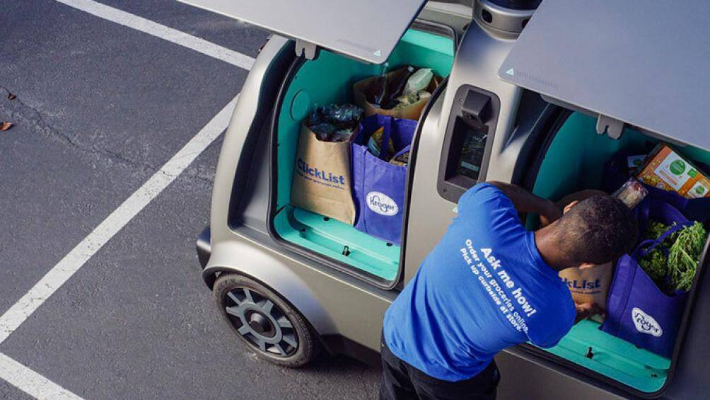 Xe không có người lái nên tất cả khoang bên trong được tận dụng để chở hàng