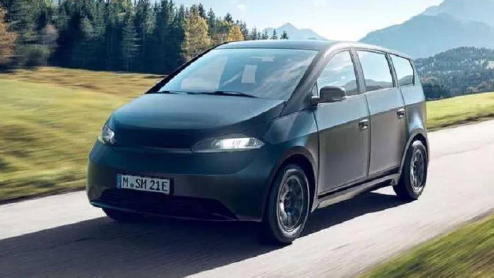 Sono Sion là mẫu xe điện chạy bằng pin mặt trời thương mại đầu tiên trên thế giới có tầm hoạt động 112 km