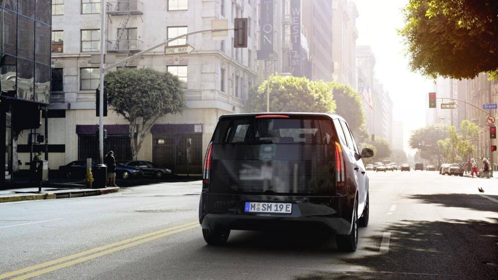 CCS là hệ thống sạc nhanh; sẽ chỉ mất 35 phút để sạc 80% pin và thêm 24 phút nếu muốn sạc đầy 100%