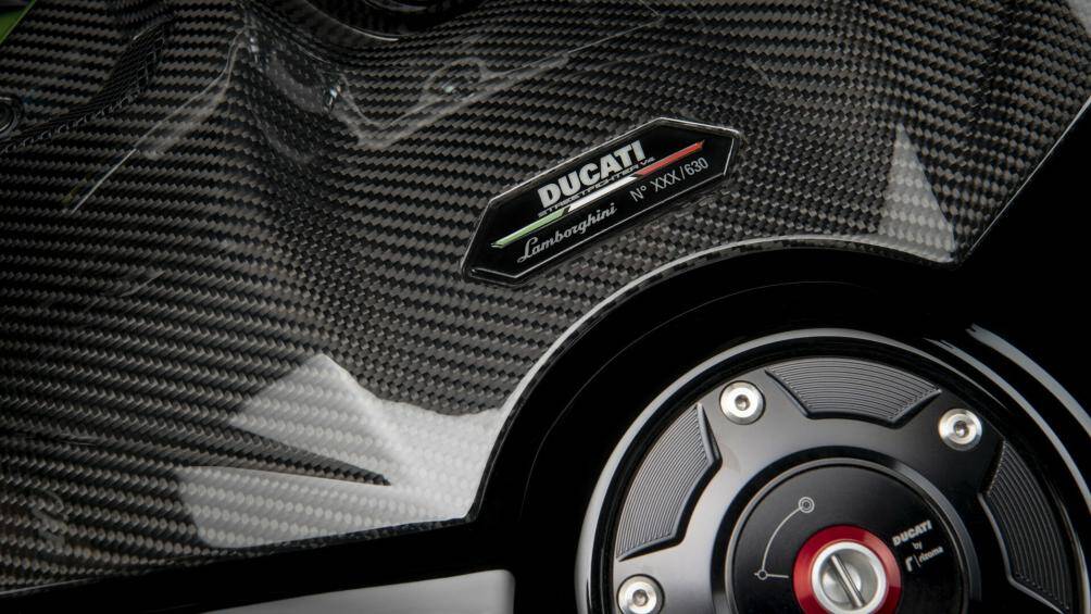 Ducati Streetfighter V4 Lamborghini đều được trang bị động cơ Desmosedici Stradale 1.103 cc, sản sinh công suất 208 mã lực