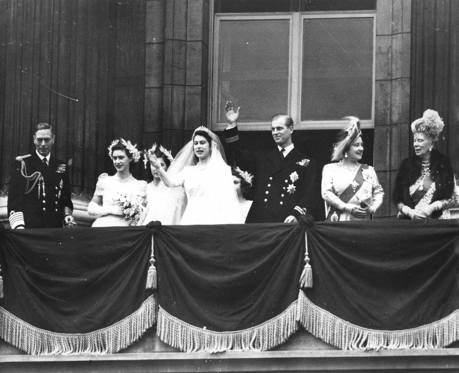 Ngày 20/11/1947, Công chúa Elizabeth kết hôn cùng Hoàng tử Philip - người mang trong mình dòng máu của Hoàng gia Hy Lạp và Đan Mạch.
