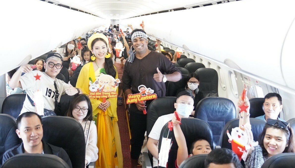 Mùa lễ hội cuối năm đang đến gần, hãy lên ngay kế hoạch bay và đừng bỏ lỡ những chương trình khuyến mãi giá vé hấp dẫn cùng Vietjet.