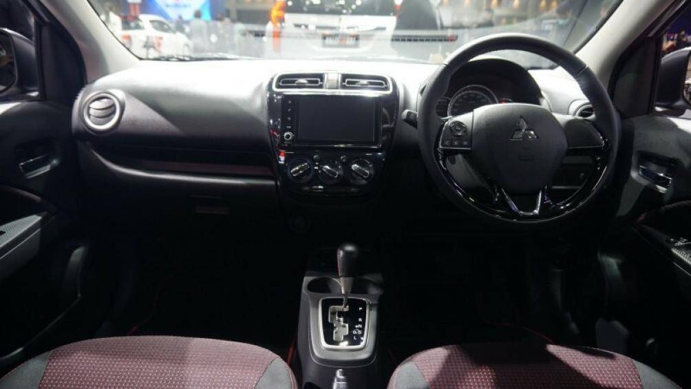 Mitsubishi Mirage được trang bị động cơ xăng 3 xi-lanh, dung tích 1.2L, sản sinh công suất tối đa 78 mã lực và mô-men xoắn cực đại 100 Nm