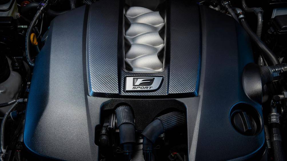 IS 500 F Sport Performance “tiêu chuẩn” có giá khởi điểm ở mức chỉ từ 62.163 USD