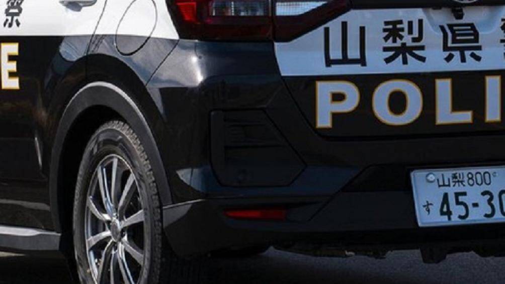 Bản máy xăng còn có đèn pha LED tích hợp với đèn báo rẽ tuần tự, dải đèn LED định vị ban ngày, đèn hậu LED và vành hợp kim đa chấu