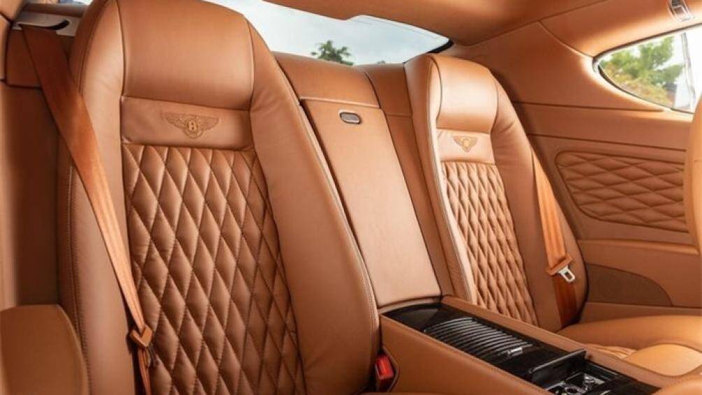 Chiếc xe được đấu giá đã trải qua 2 đời chủ. ODO ở con số 5.169 km