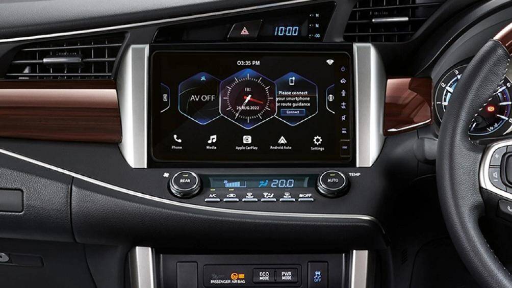 Thay đổi lớn nhất của Toyota Innova 2022 tại Malaysia là màn hình cảm ứng Display Audio 9 inch mới