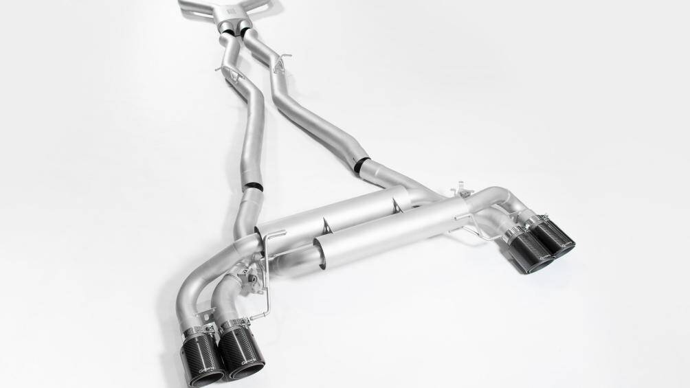 Ngoài ra, khối động cơ V8 4,4 lít tăng áp kép của xe đã nhận được một loạt nâng cấp phần cứng và phần mềm