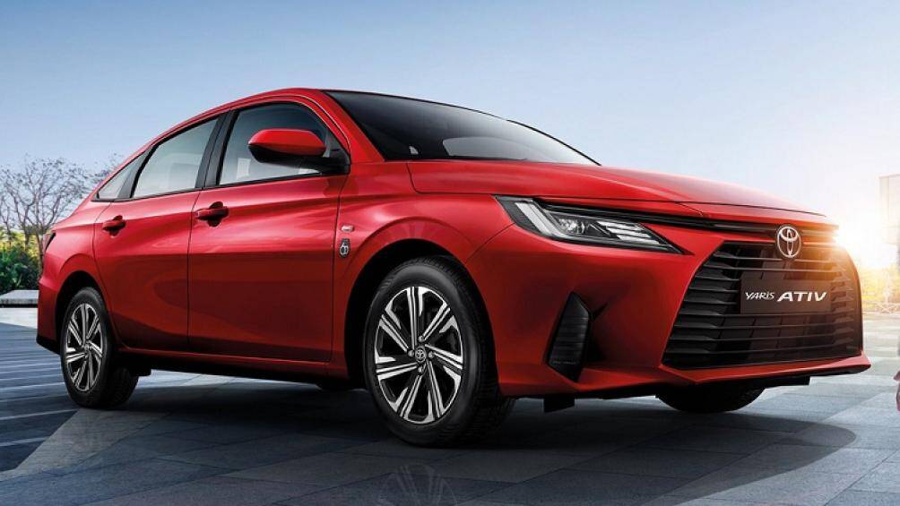 Toyota Vios 2023 sở hữu hàng loạt trang bị đáng chú ý như đèn pha LED toàn phần, dải đèn LED định vị ban ngày