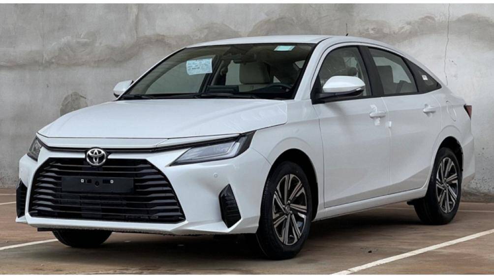 Toyota Vios 2023 tại Thái Lan sở hữu động cơ xăng Dual VVT-iE 4 xi-lanh, dung tích 1.2L, sản sinh công suất tối đa 94 mã lực và mô-men xoắn cực đại 110 Nm