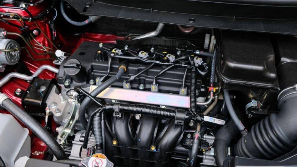 "Trái tim" xe là động cơ xăng MIVEC 4 xi-lanh, dung tích 1.5L, tạo ra công suất tối đa 105 mã lực và mô-men xoắn cực đại 141 Nm