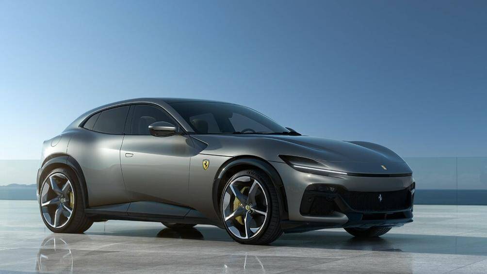 Không có kiểu dáng SUV như các đối thủ cùng phân khúc, Ferrari chọn phong cách crossover nên có gầm khá thấp - 1.589mm