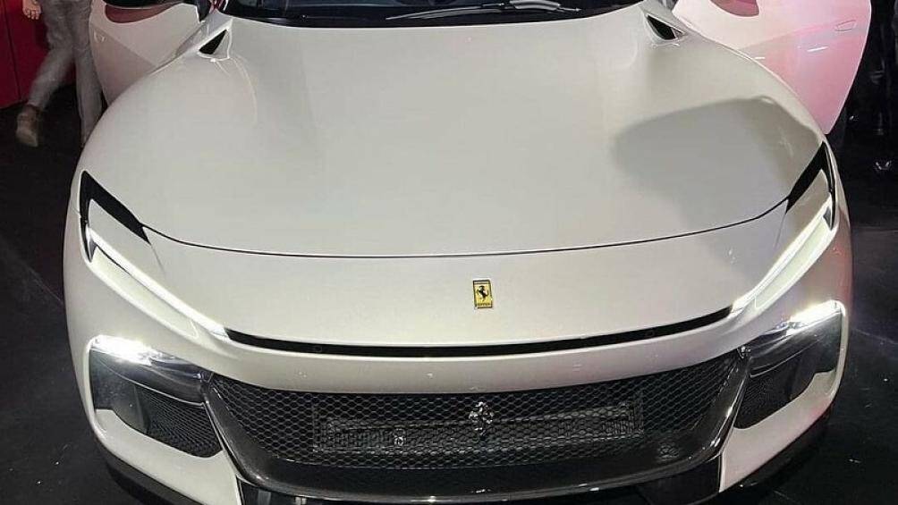Ferrari Purosangue 2023 khi ra mắt được tiết lộ giá bán khoảng 400.000 USD (9,4 tỷ đồng)
