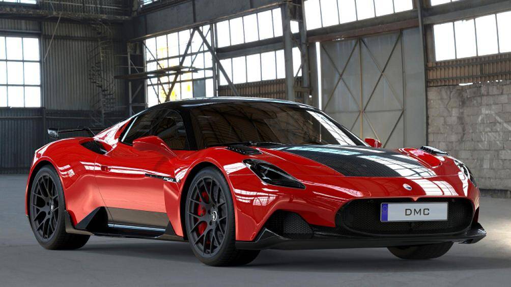 Mẫu xe độ còn có một lưới tản nhiệt sợi carbon mới cũng như hệ thống các cửa hút gió bổ sung được tích hợp vào mui xe