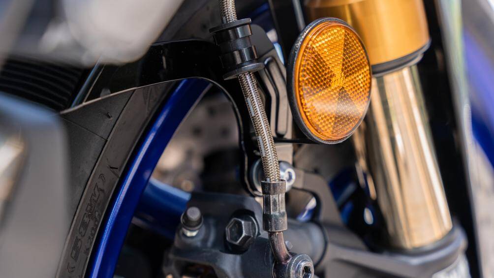 Cả hai phiên bản điều được trang bị hệ thống sang số nhanh QSS 2 chiều, đây là một nâng cấp đáng tiền so với MT-10 cũ