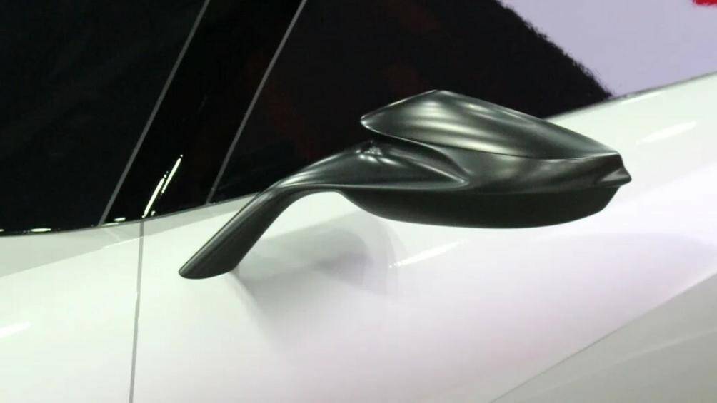 Xe còn sở hữu phạm vi di chuyển tối đa 700 km sau khi sạc đầy pin, mẫu xe coupe 2 cửa này sẽ được phát triển để tương thích với pin thể rắn