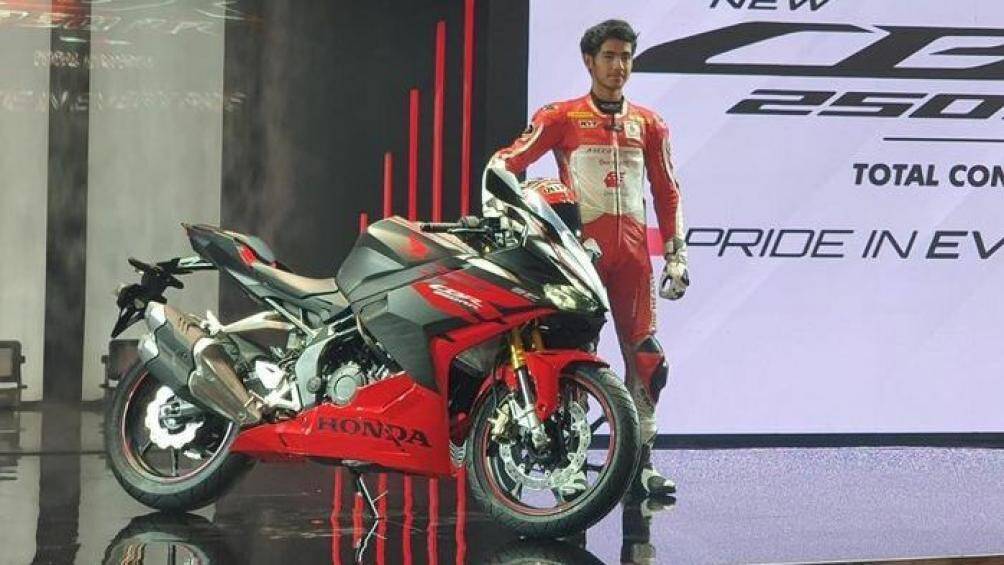 Những con số tương ứng ở hai phiên bản SP cũng như SP Quick Shifter là 41,4 mã lực và 25 Nm