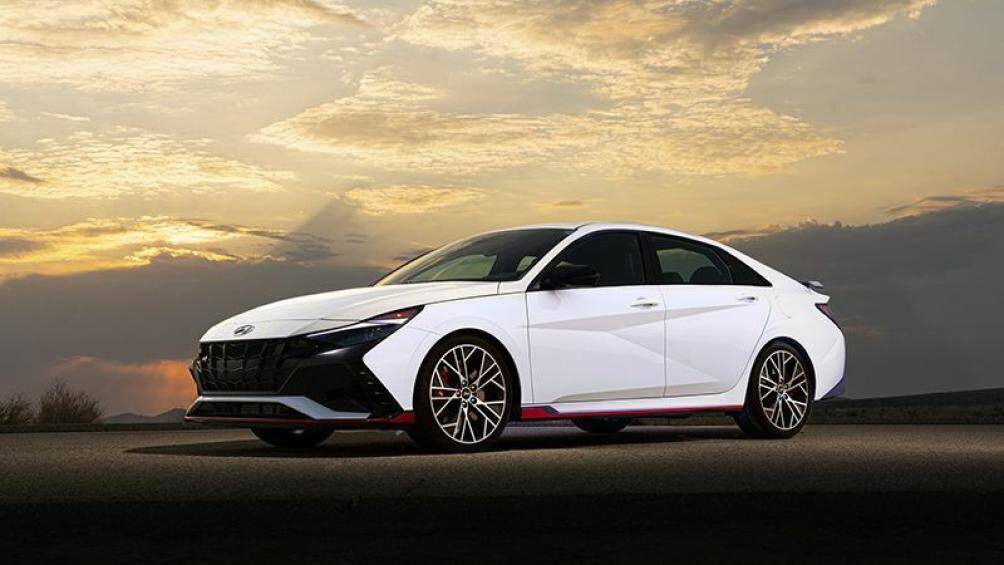 10. Hyundai Elantra (doanh số: 82 nghìn chiếc)