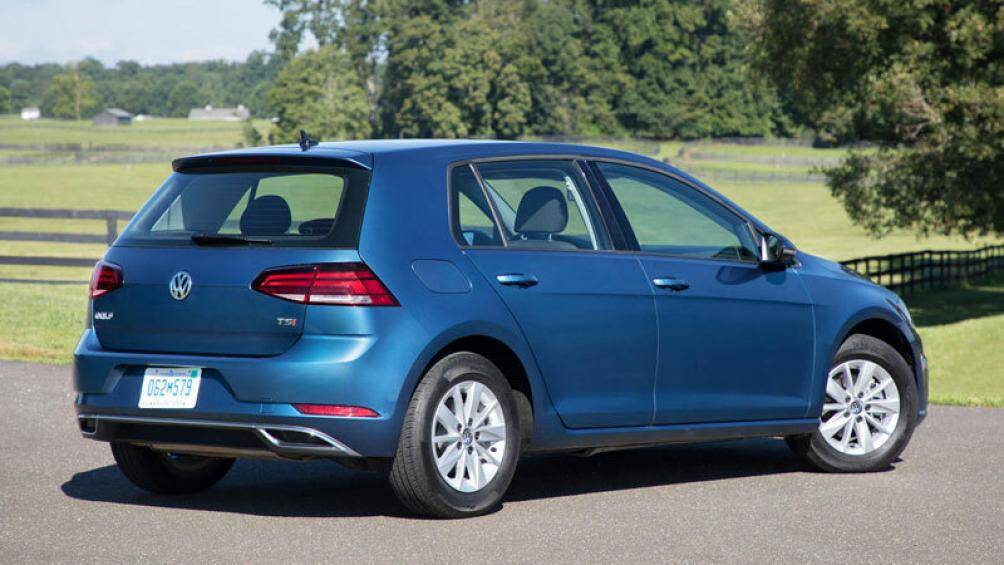 4. Volkswagen Golf (doanh số: 123 nghìn chiếc)