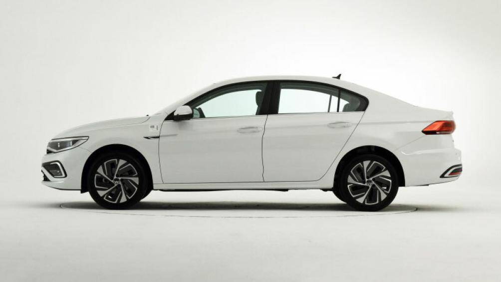 6. Volkswagen Bora (doanh số: 105 nghìn chiếc)