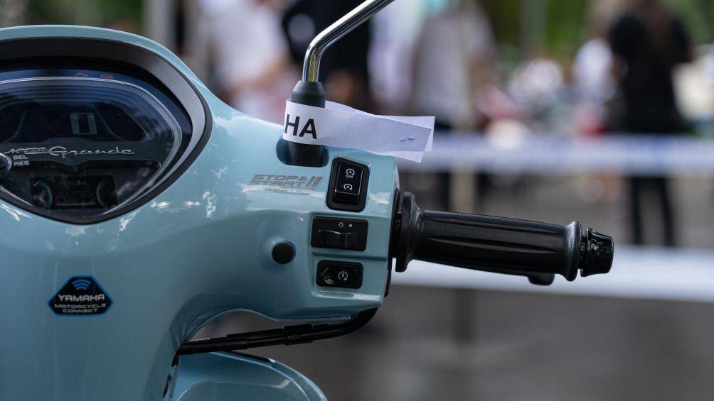 Động cơ Yamaha Grande 2022 sử dụng vẫn là loại BlueCore tích hợp trợ lực điện. Đi kèm với các công nghệ giúp mẫu xe tiết kiệm nhiên liệu như ngắt động cơ tạm thời, khởi động bằng một nút nhấn