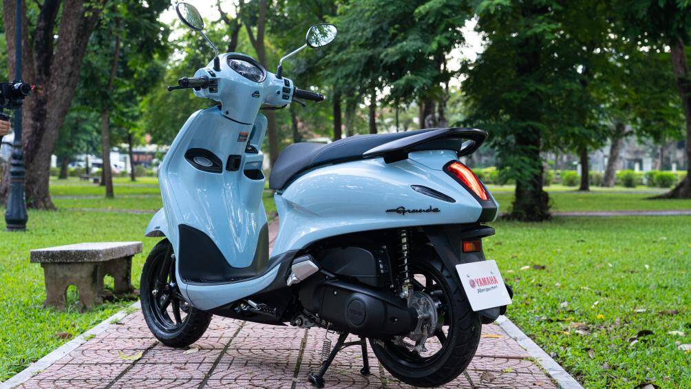 Về thiết kế, Yamaha Grande 2022 có những thay đổi nhẹ ở đầu và đuôi xe
