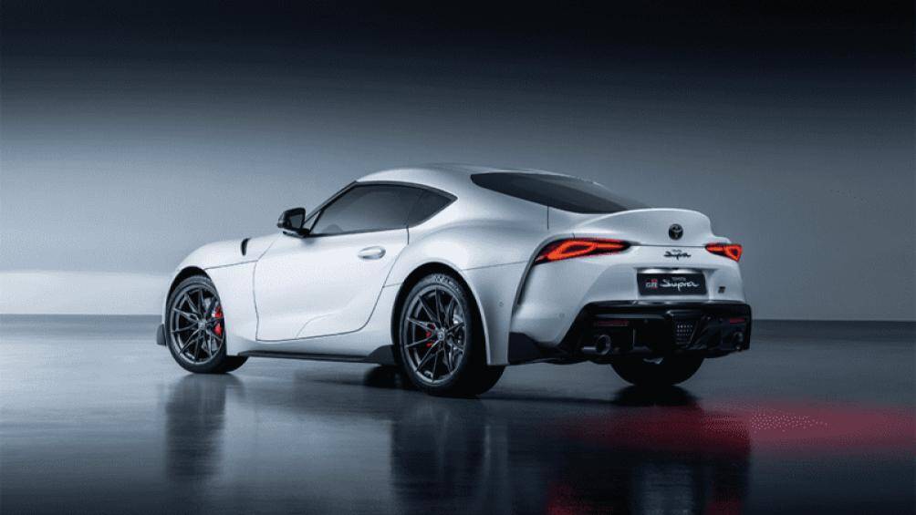 Xe vẫn được trang bị động cơ xăng V6, tăng áp cuộn kép, dung tích 3.0L, sản sinh công suất tối đa 387 mã lực, mô-men xoắn cực đại 500 Nm