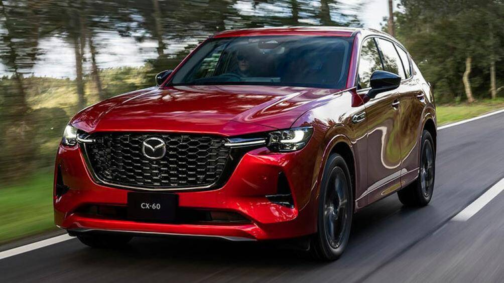 Mazda CX-60 2023 này được trang bị hệ thống đèn LED từ trước ra sau và các loại vành hợp kim với đường kính từ 18 - 20 inch