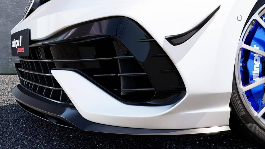 Gói nâng cấp bao gồm một bộ chia phía trước mới với thiết kế thể thao, các phần cánh gió trên cản trước, bộ líp hông thể thao