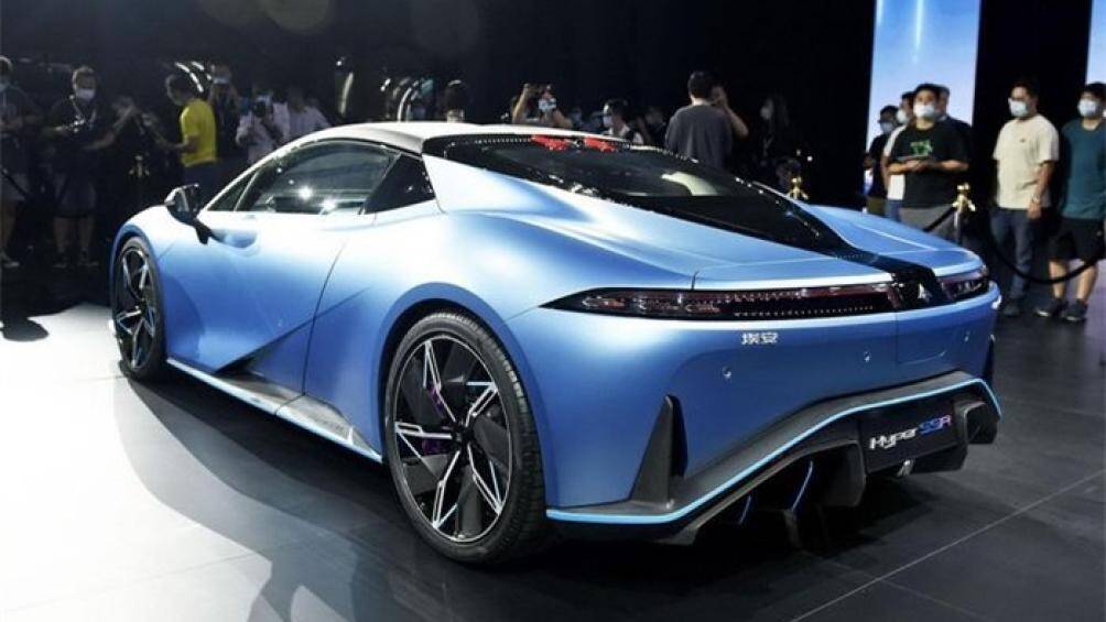 Điểm đặc biệt là ghế ngồi, khoang lái được bọc da nhiều màu sắc, mang đến trải nghiệm mới mẻ cho người dùng