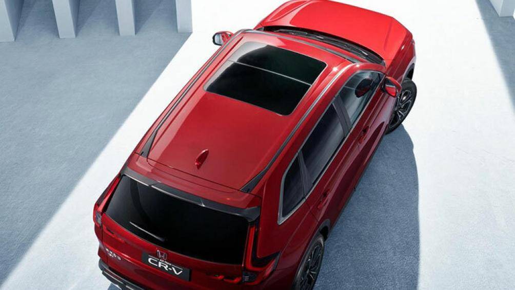 Gói công nghệ này bao gồm camera góc rộng 90 độ và cảm biến radar sóng milimet. Nhờ đó, xe có thể nhận biết các vật thể chuyển động...