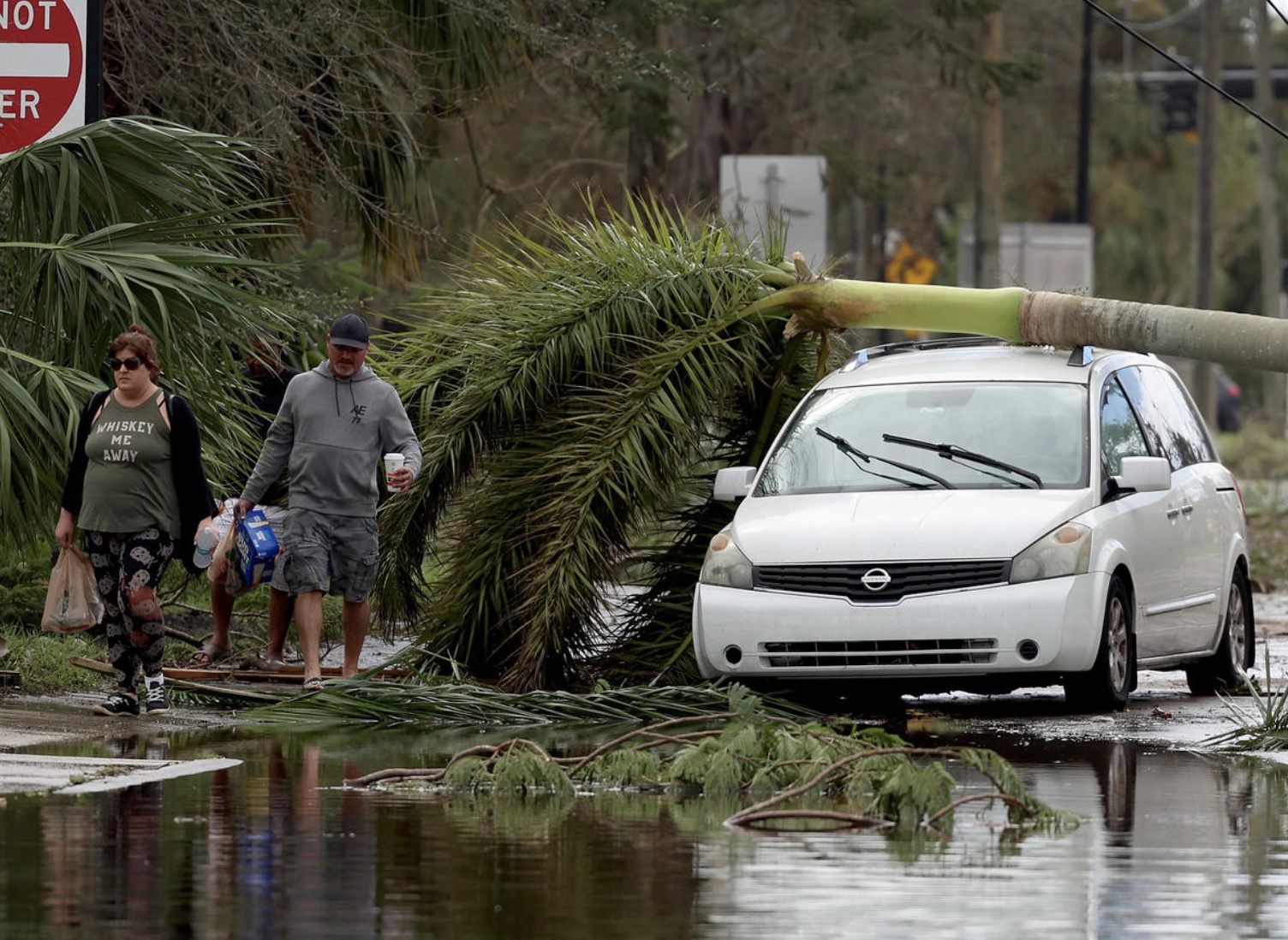 Hiện chưa rõ số người thương vong do bão Iran. Cơ quan chức năng cho biết đến nay mới nhận được thông báo về 2 người thiệt mạng nhưng chưa chính thức xác nhận.