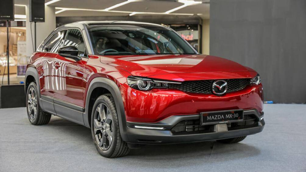10. Mazda MX-30 (phạm vi hoạt động mỗi lần sạc đầy: 161 km)