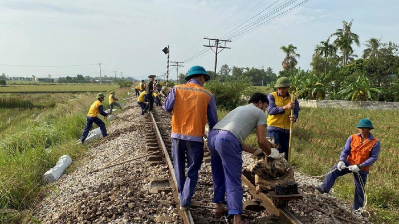 Hơn 800 tỷ đồng cải tạo, nâng cấp đường sắt Hà Nội - Vinh