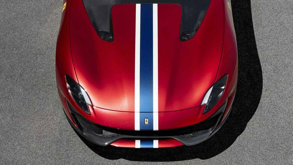 Theo yêu cầu của khách hàng, Ferrari SP51 sở hữu mặt ca lăng lớn hơn 812 GTS, đèn pha và đèn hậu thiết kế độc quyền