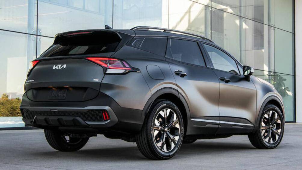 7. Kia Sportage Plug-In Hybrid (giá khởi điểm: 38.490 USD)
