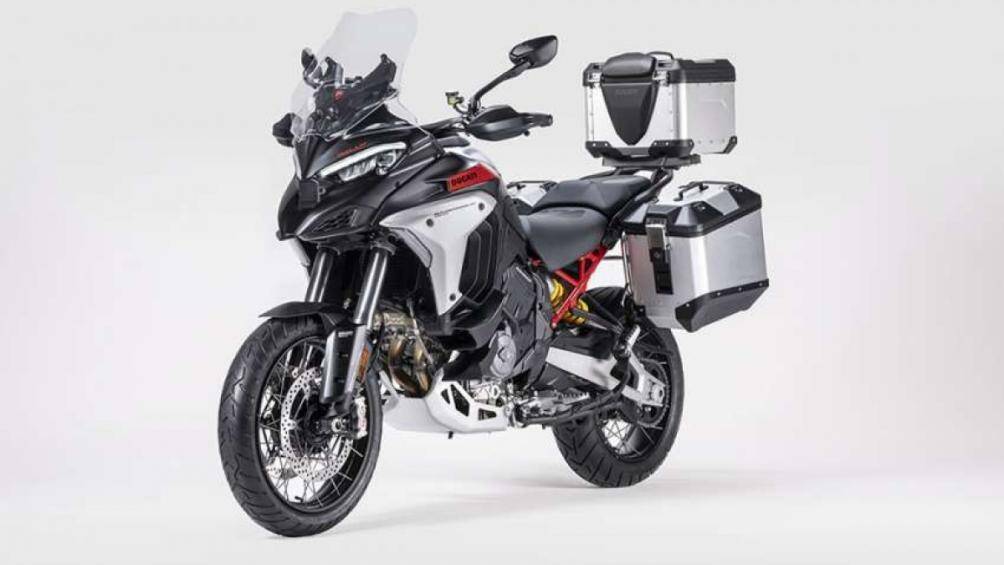 Multistrada V4 Rally sở hữu 3 biến thể khác nhau bao gồm Adventure Radar, Adventure Travel and Radar và Full Adventure