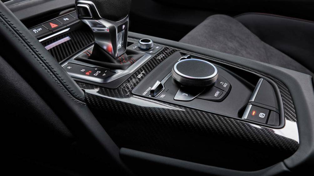 Tại Đức, Audi R8 GT RWD 2023 có giá khởi điểm 225.000 euro (tương đương 5,3 tỷ đồng)