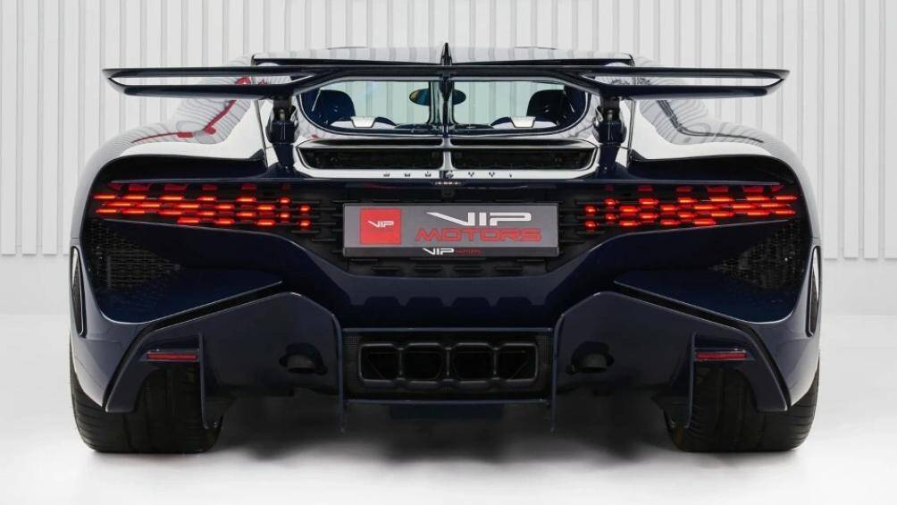 Divo có thể sản sinh một lực ép 456 kg xuống mặt đường khi di chuyển ở tốc độ cao, lớn hơn 90 kg so với Chiron