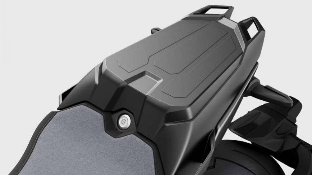 Mẫu xe này sử dụng động cơ DOHC 4 xi-lanh thẳng hàng, làm mát bằng chất lỏng, dung tích 998 cc cho công suất 143 mã lực và mô men xoắn 104 Nm