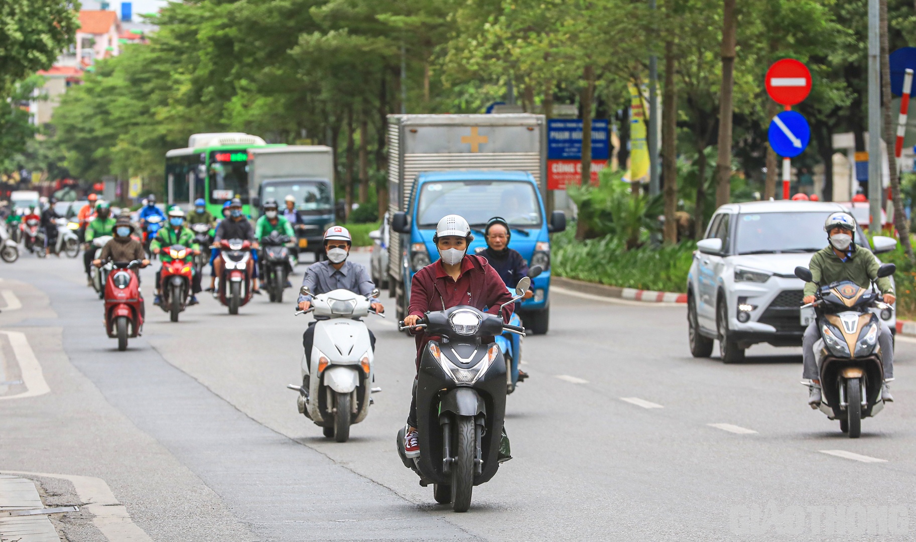 Do ảnh hưởng của không khí lạnh đầu mùa, mức nhiệt tại Hà Nội sáng nay (10/10) giảm xuống còn 19-21 độ C.