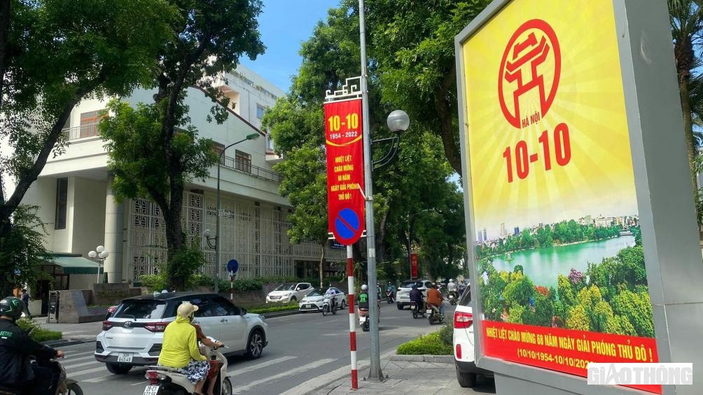 Các tuyến phố cũng được chỉnh trang sạch sẽ, gọn gàng.