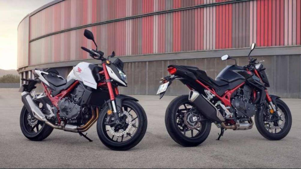 Hệ thống đèn LED được sử dụng xuyên suốt trên CB750 Hornet cùng với đèn xi nhan tự hủy với bình xăng dung tích 15.2 L