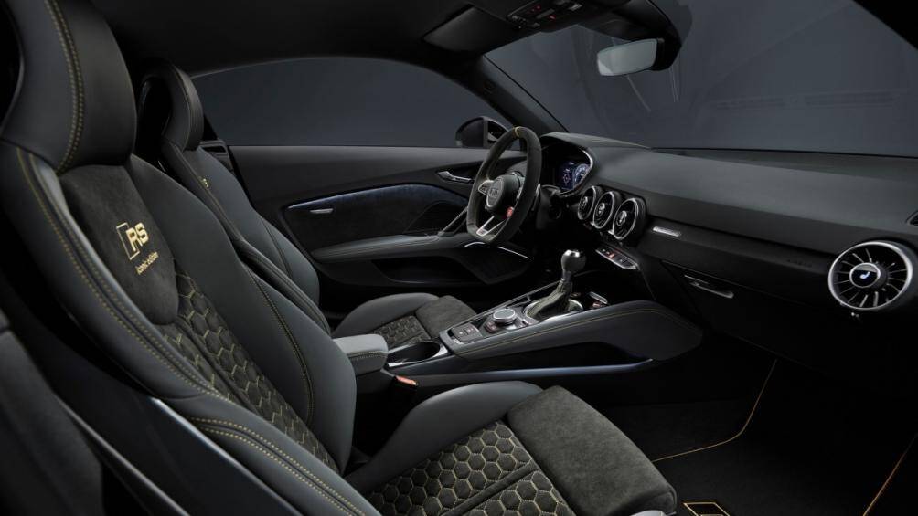 Iconic Edition có thể đạt vận tốc 100 km/h trong 3,7 giây và tốc độ tối đa 280 km/h