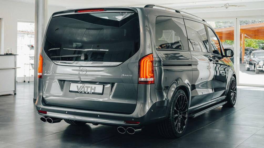 VÄTH đã phát triển một hệ thống ống xả thể thao bằng thép không gỉ đi kèm với ống xả đánh bóng