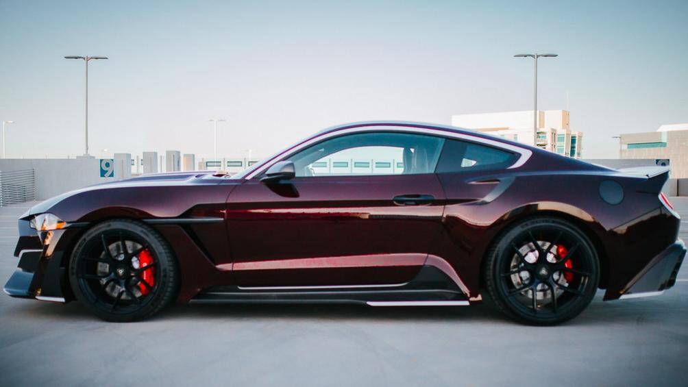 Thương hiệu Asira Designs đã cho ra mắt gói nâng cấp được làm từ carbon để thay thế toàn bộ ngoại thất của Ford Mustang